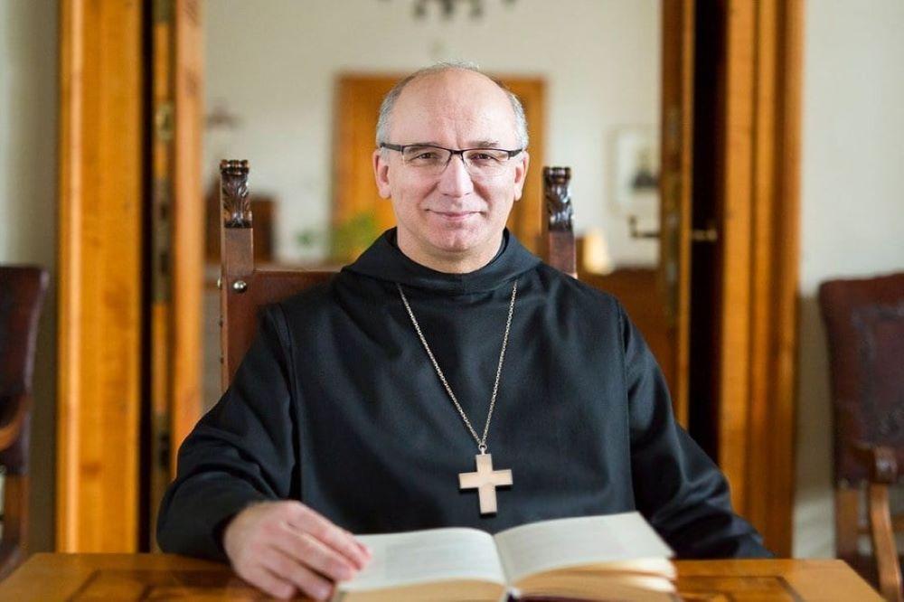 Bocsánatot kért a pannonhalmi főapát mindazoktól, akiket megalázás vagy bántalmazás ért az egyházi intézményekben  