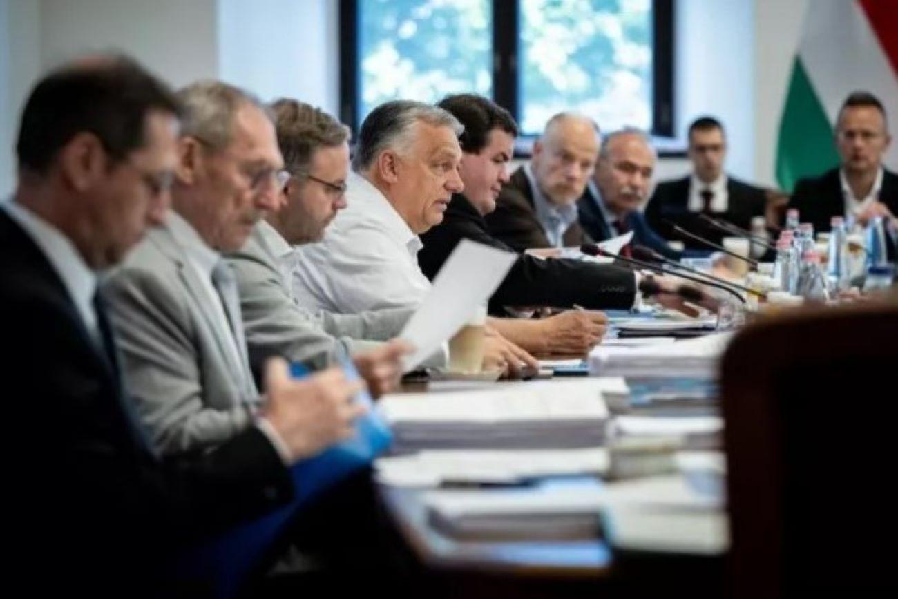 Orbán nemzeti slim fitje: drasztikus kormányzati megszorítások minden területen