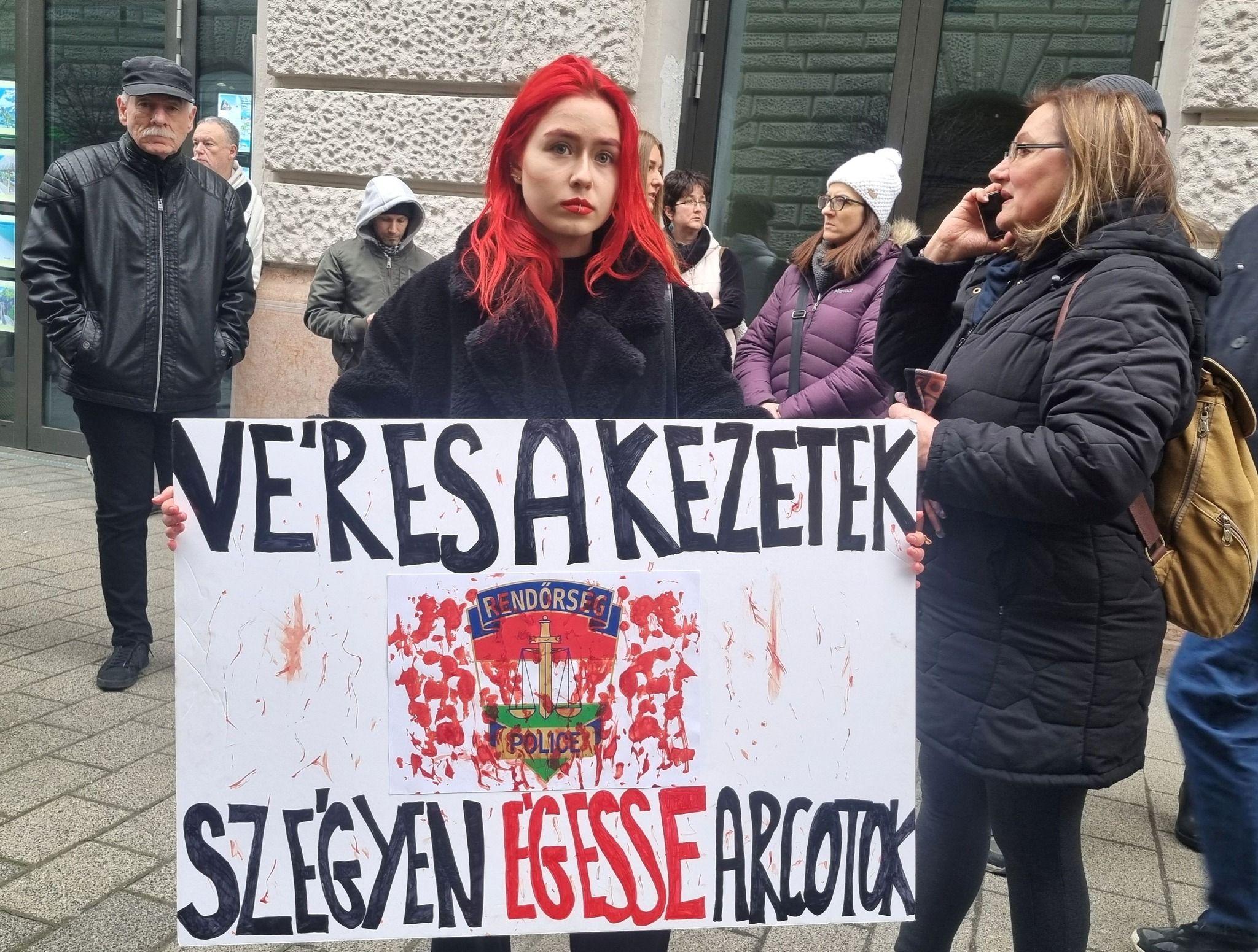 Ha megfelelő képzést kapnának a rendőrök, talán időben észreveszik a figyelmeztető jeleket