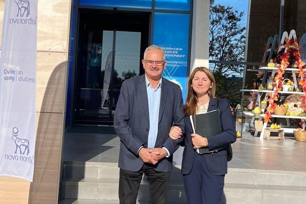 Vizsgálatot indítana Simon Miklós fideszes képviselő felesége ellen az orvosi kamara