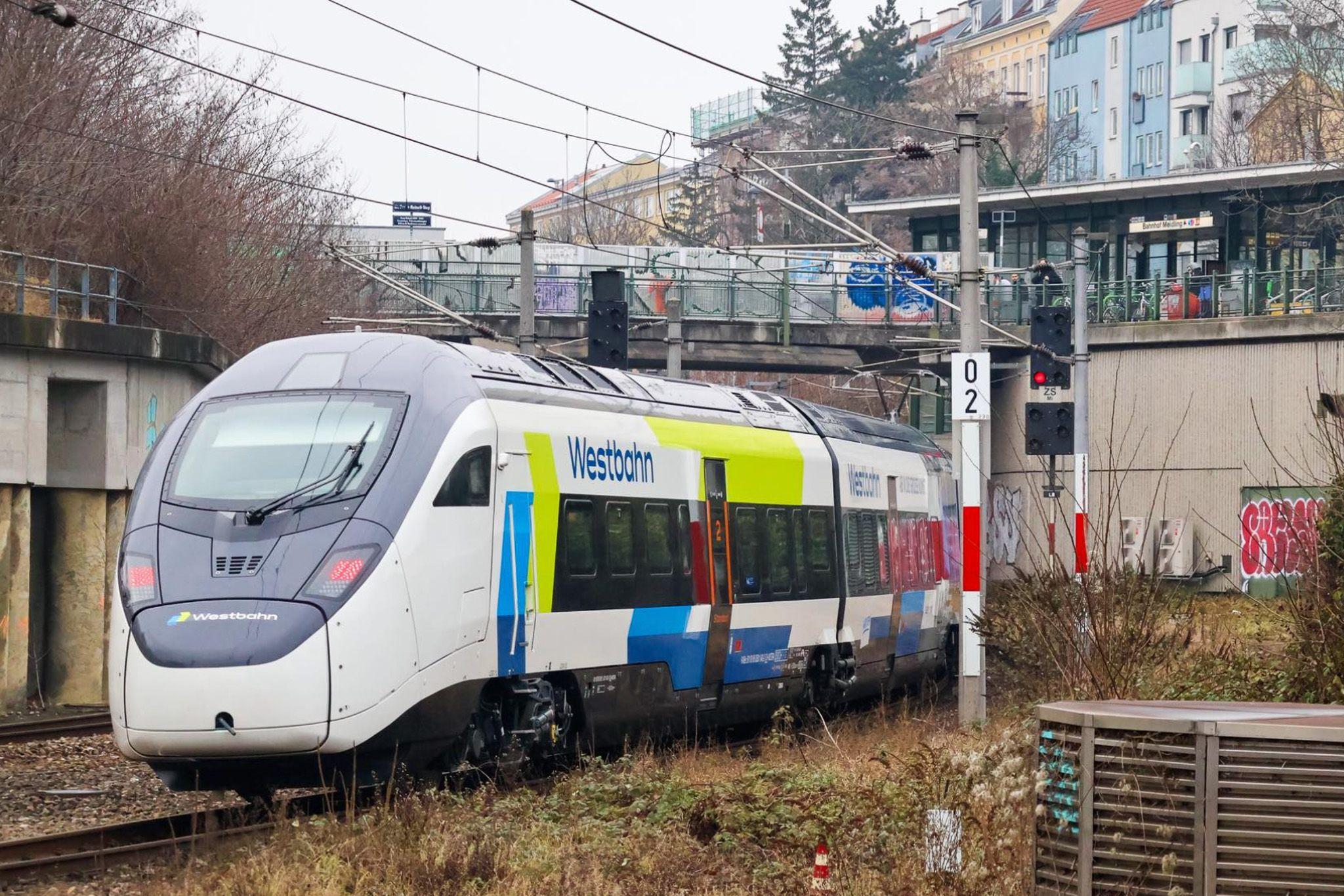 Lázár János száz kínai vonatot is ígér forrás nélkül