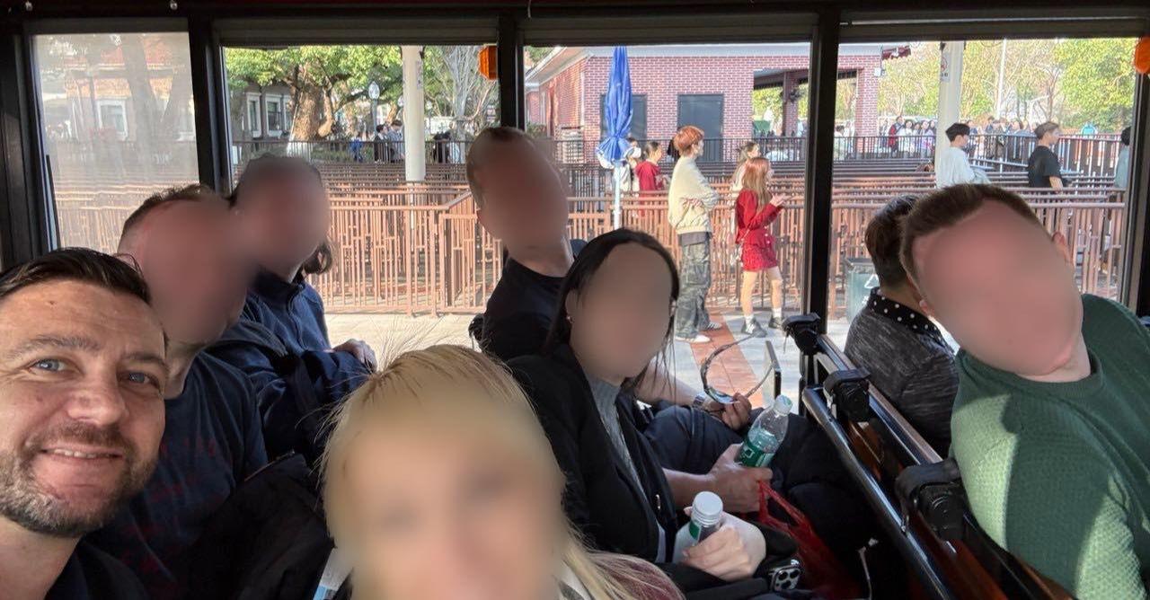Nem derült ki, mennyi közpénzt égettek el Papp Dániel távol-keleti utazásaira, Hadházy perelni fog