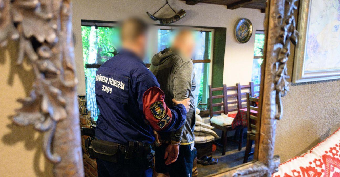 Semmi gátlás nem volt a kiskorú lányokat megrontó igazgatóban