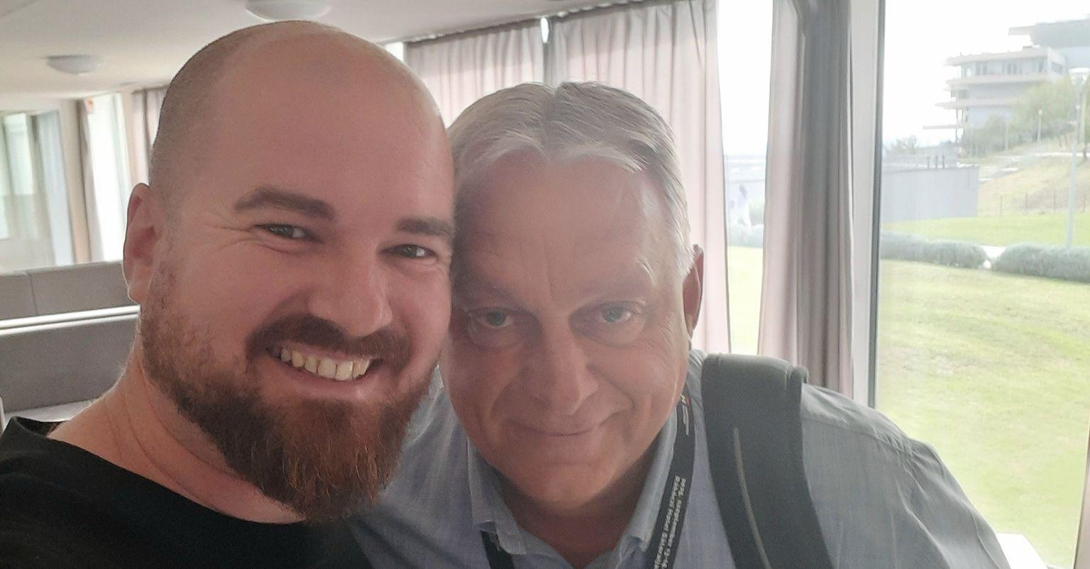 Már nem belezésre, hanem lábmosásra használná a tekenőt az erdélyi megmondóember