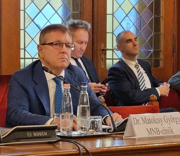 Lepattant a volt jegybankelnök köre a Tiszáról