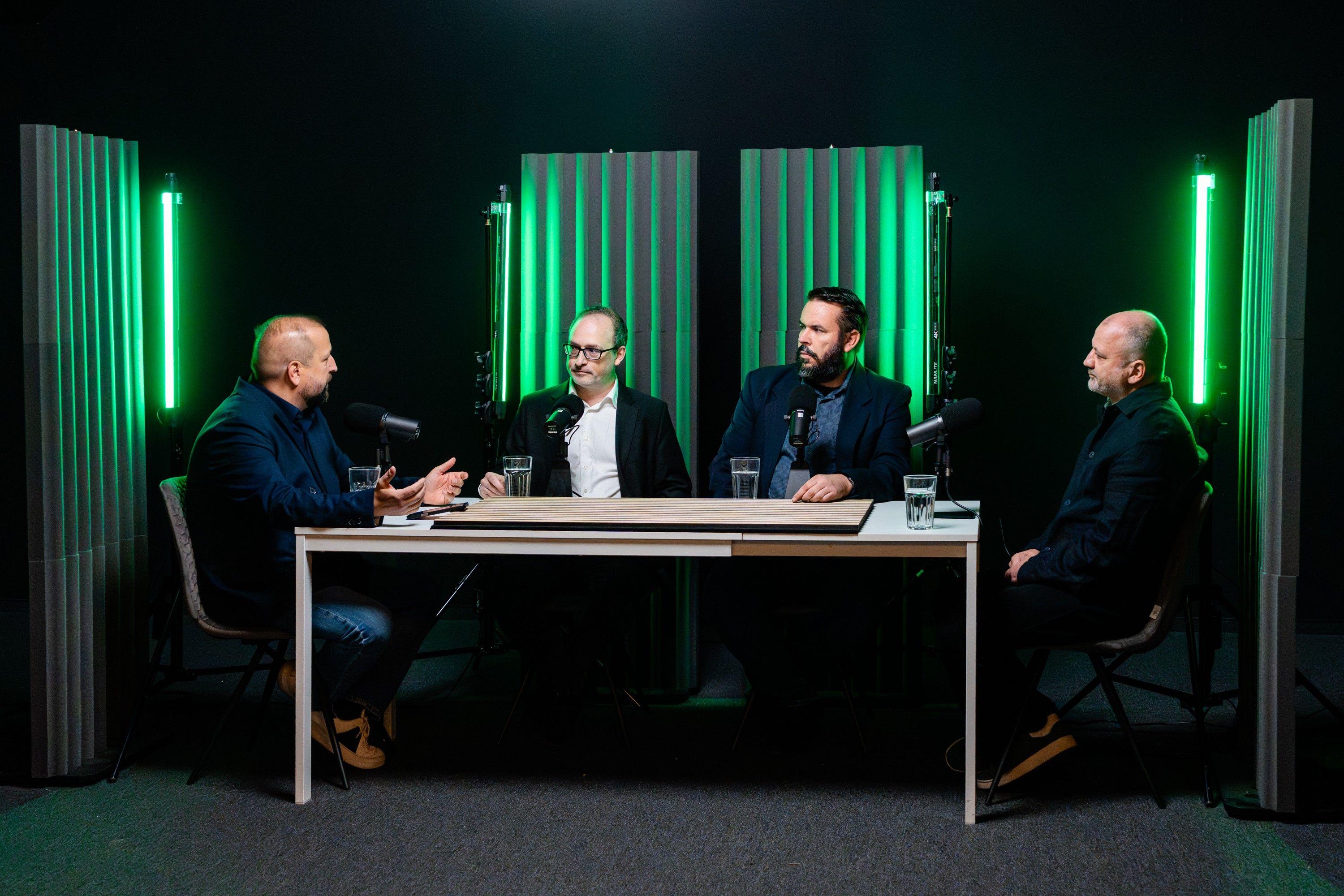 Szabadsajtó Klub: Kocsis Máté, a Fidesz „műkörmös” ávósa