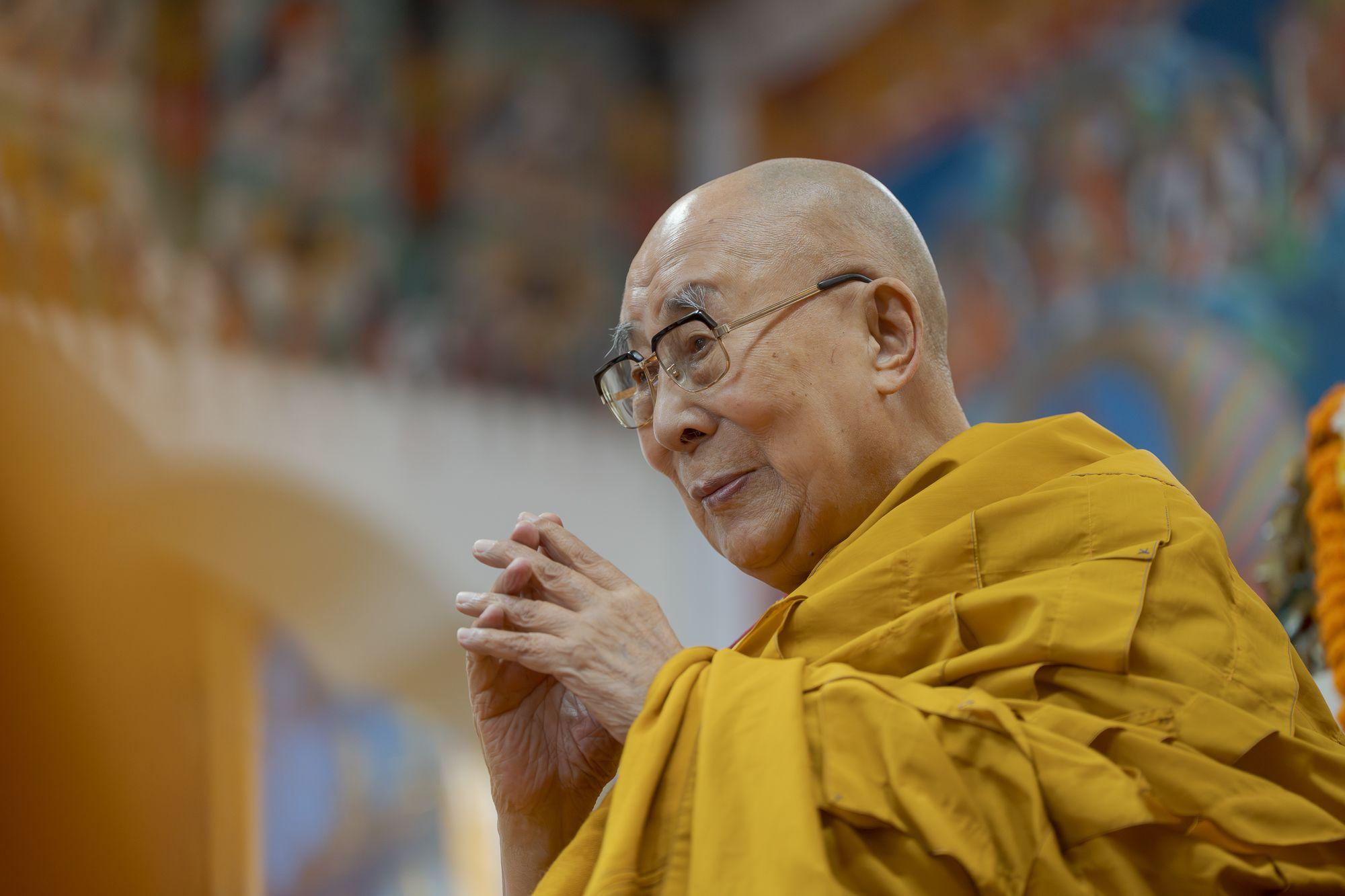 90 éves lett a Dalai Láma, több ezren ünnepeltek a vallási vezetővel