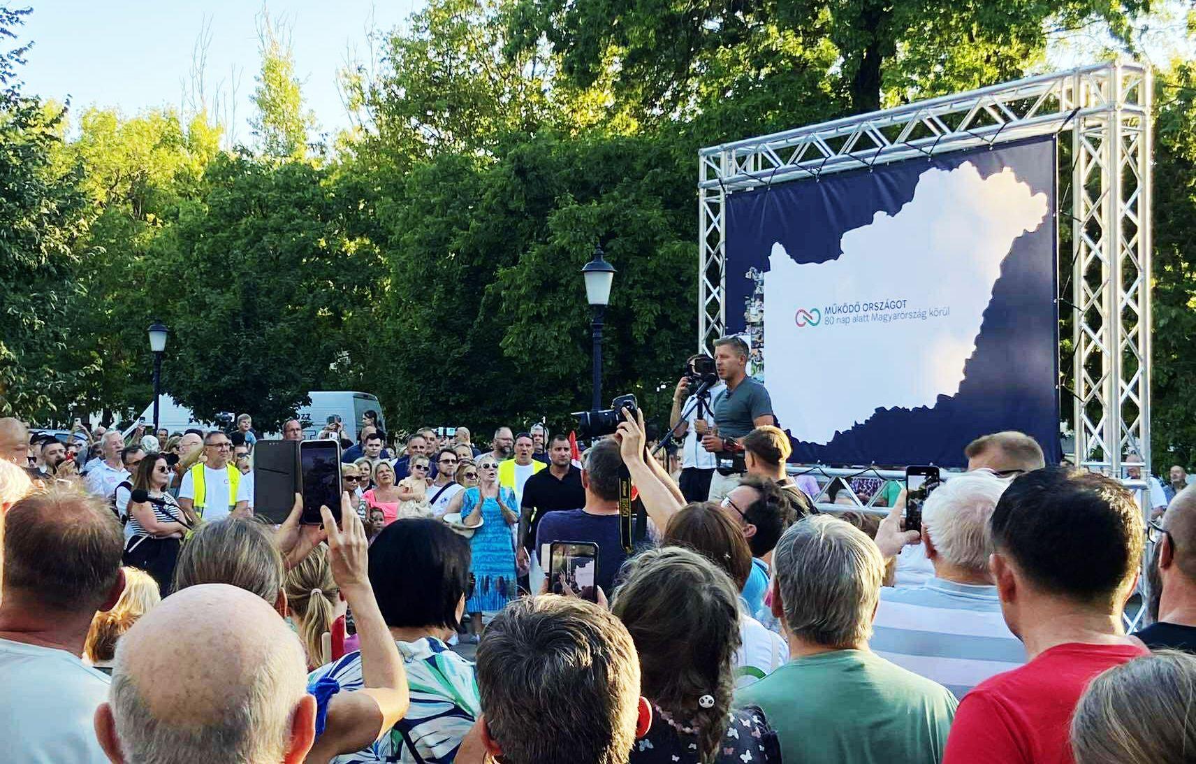 Médiatörténelmi pillanat maradt el, de fideszes kérdező volt Magyar Péter kecskeméti fórumán