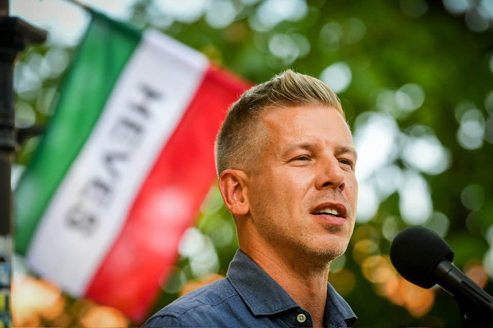 Magyar Péter a legnépszerűbb politikus, Sulyok Tamás a legnépszerűtlenebb államfő