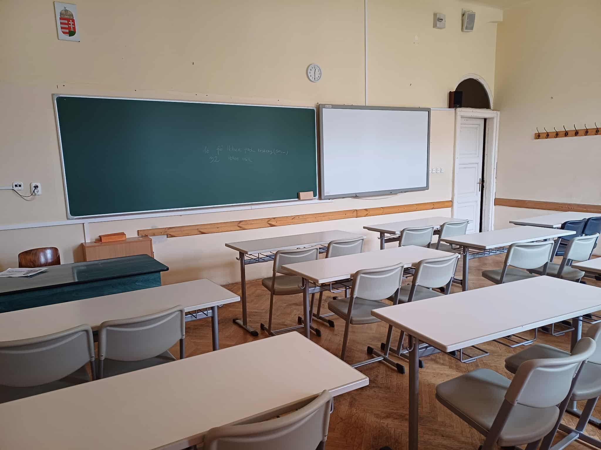 „A digitális tananyag, amely a Krétából is elérhető, egy nagy rakás szar” – Üres ígérgetés volt a Digitális Oktatási Stratégia