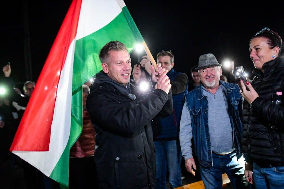Erősödött a Fidesz, de még így is bőven vezet a Tisza