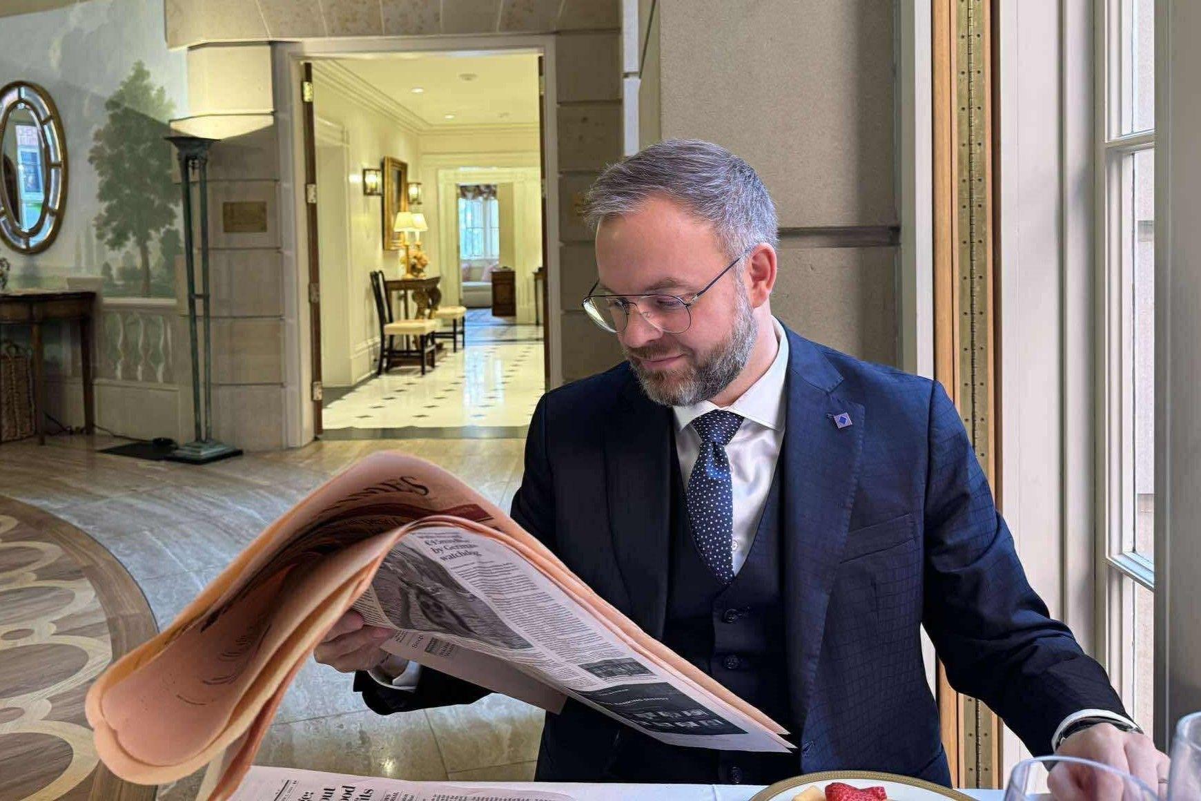 Orbán Balázs szerint a Fehér Ház hallgatása is dicséret