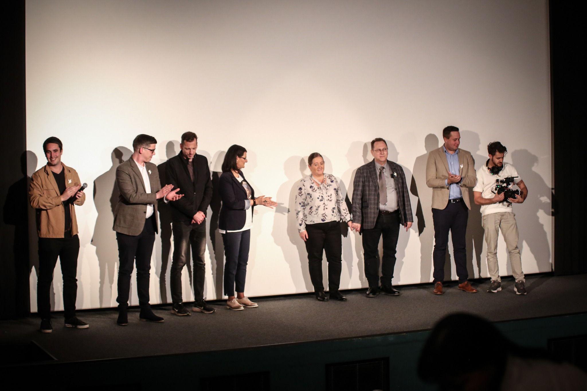 Magyar Péter újra országjárásra indult, adatot loptak a kormányhoz köthető érdekkörök, bemutattuk a Kontroll dokumentumfilmjét 