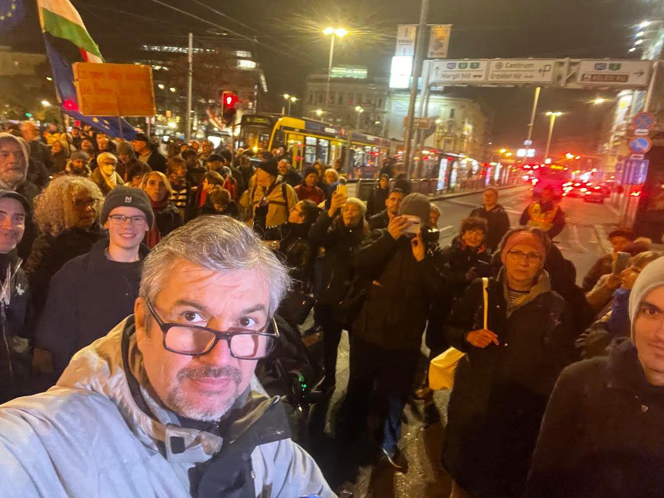 Hat és fél év nyomozás nem, de egy tiszás csatlakozás elég volt a gyanúsítotti kihallgatáshoz