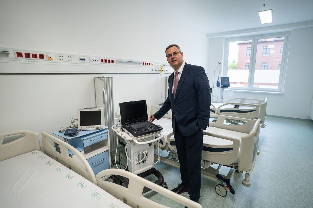 Takács Péter erre sem lehet büszke: 15 év alatt 10 ezerrel csökkent a kórházi ágyak száma