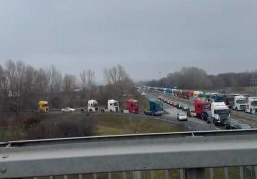 Egyelőre hazamennek a kamionosok, de visszajönnek, ha nem tetszik a minisztérium reakciója