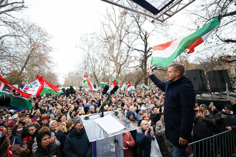  Tartja előnyét a Tisza a kormánypárttal szemben