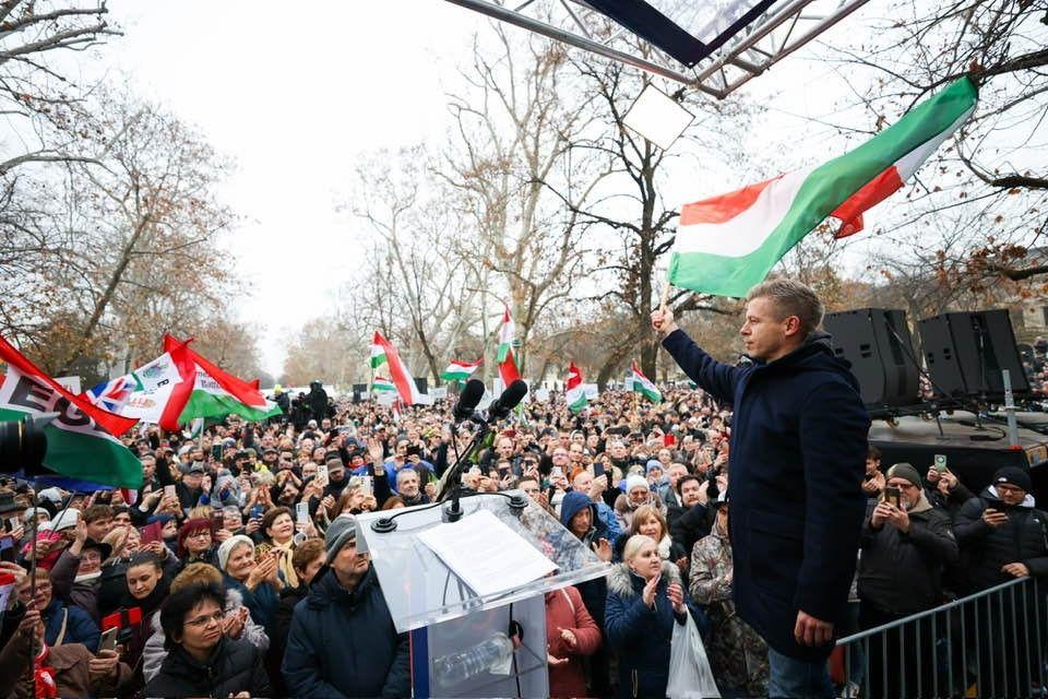 Hat vitatétel a közvélemény-kutatásokról és a választásról