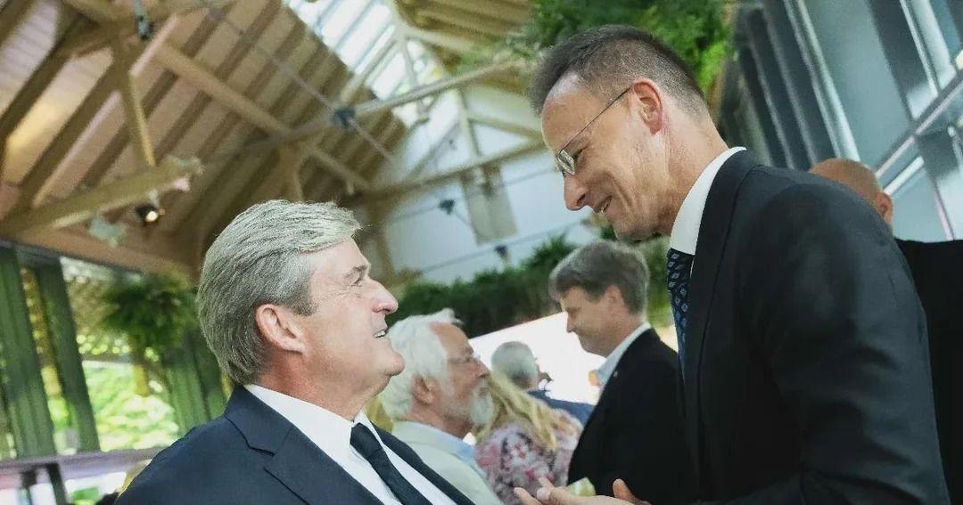 Szijjártó Péter 2023-ban az egekbe magasztalta Kapitány Istvánt, aki mától a Tisza Párt szakértői csapatát erősíti