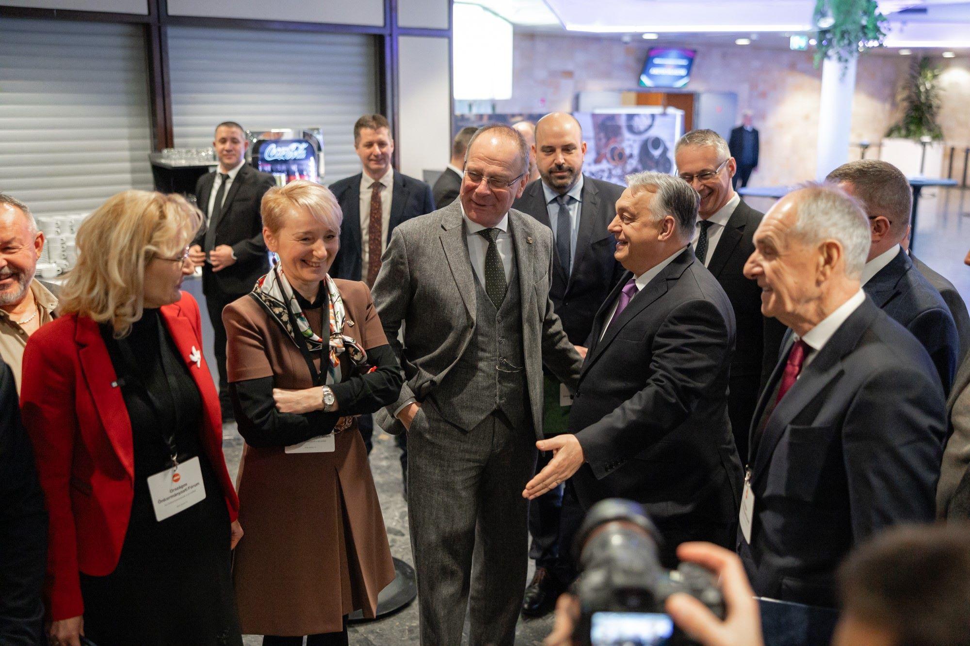 Már a fideszes polgármesterek is kiakadtak a NER-elit gazdagodásán