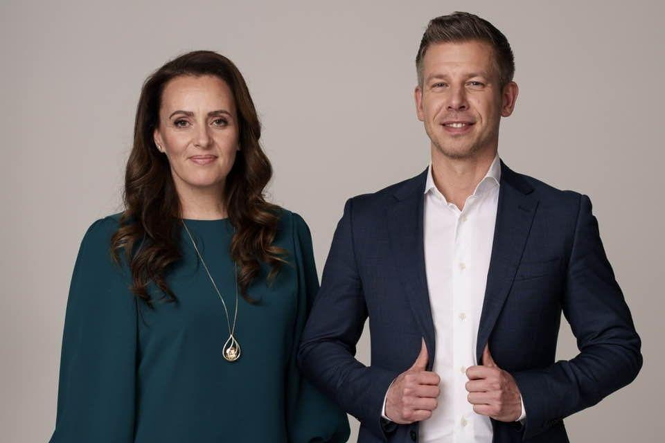 Leárulózta a fideszes ellenfele Csézyt, miután az énekes a Tisza képviselőjelöltje lett