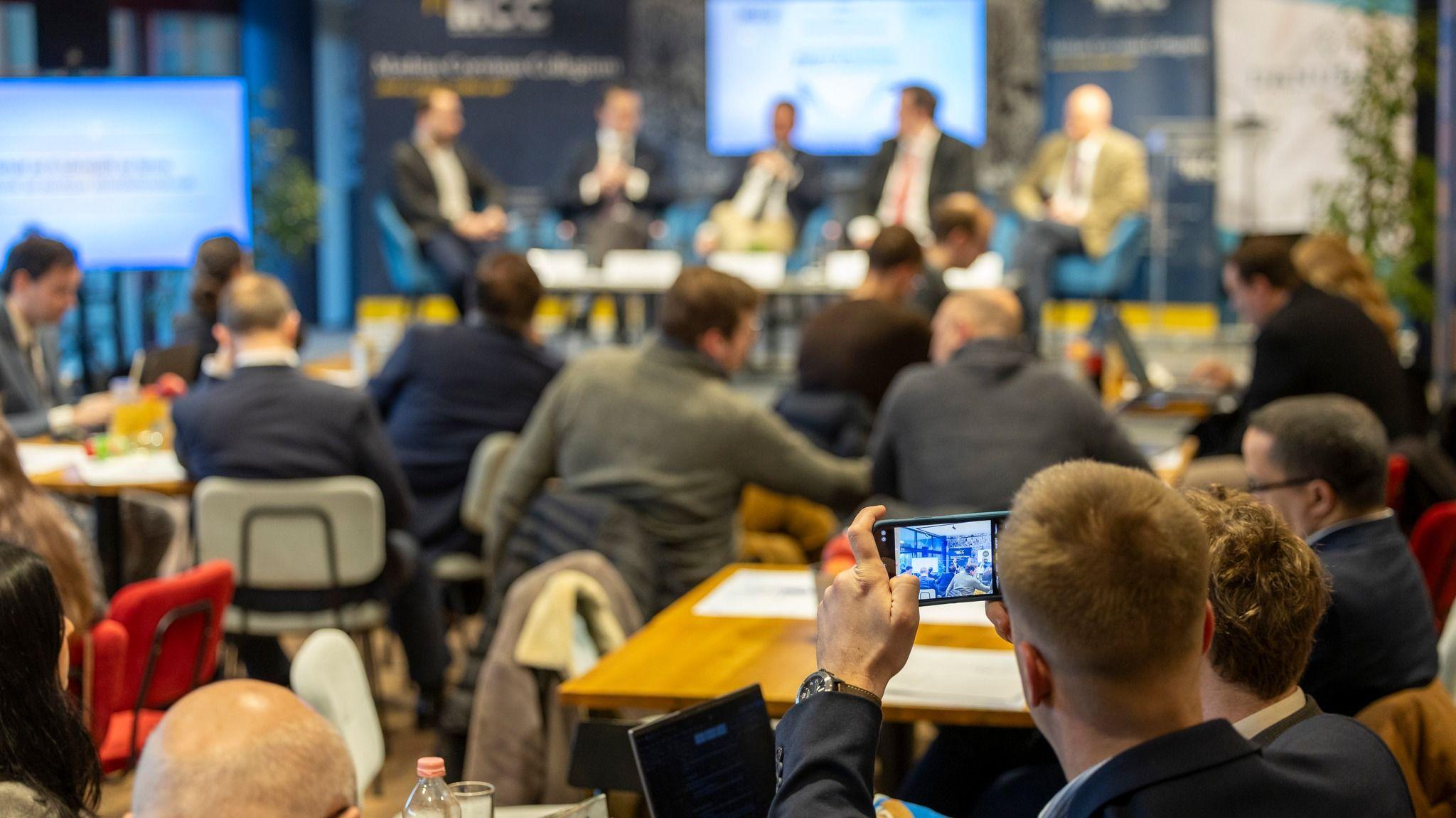 Aggódik a káderképző vezetése a választások miatt