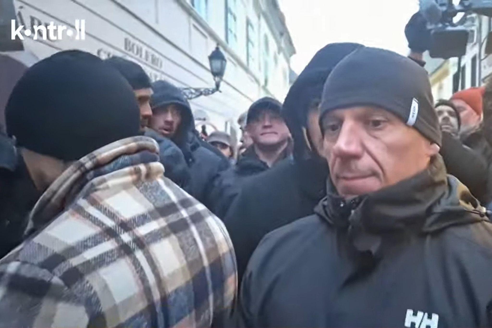 Orbán országjárásának háttérkoreográfiája: kik és hogyan lépnek fel az ellentüntetők ellen