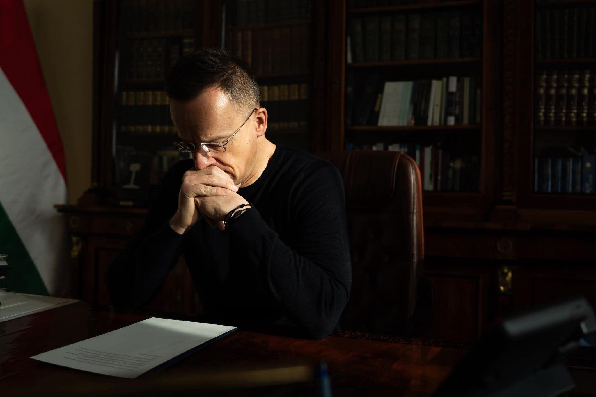 Washington Post: Szijjártó Péter hírszerzési együttműködést ajánlott Iránnak, miközben Izrael szövetségeseként lép fel