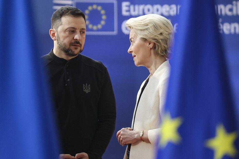 Kijev megkapta az EU-s hitelt, Zelenszkij elnökválasztást és népszavazást tervez