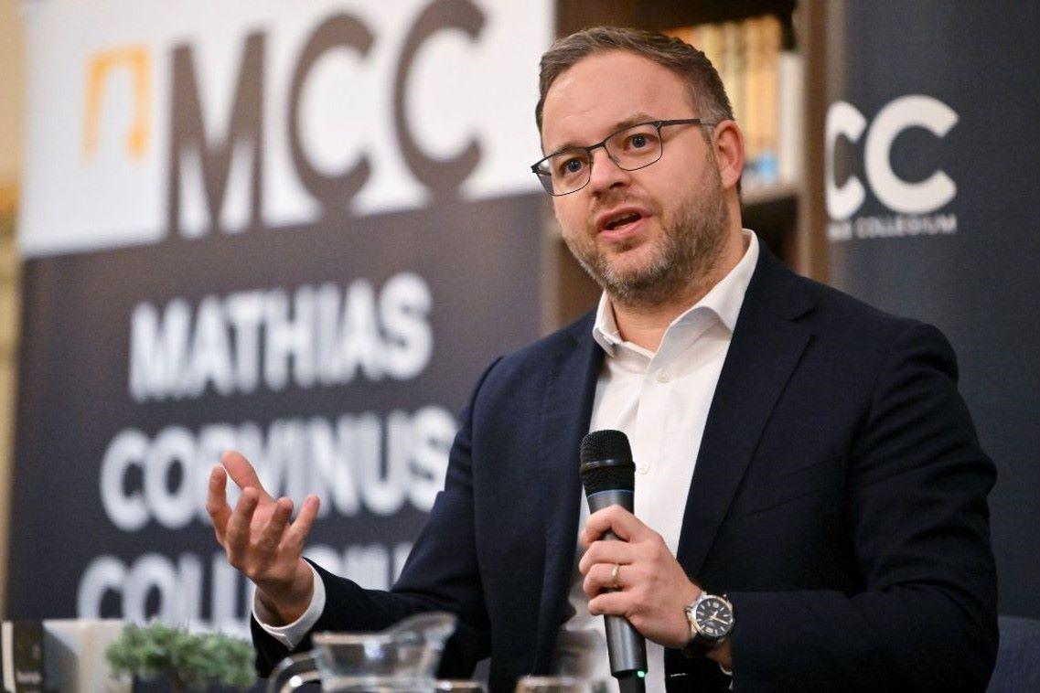 A kínai titkosszolgálatokhoz lehetett beütve az MCC egyik kutatója, akitől diszkréten búcsút vettek