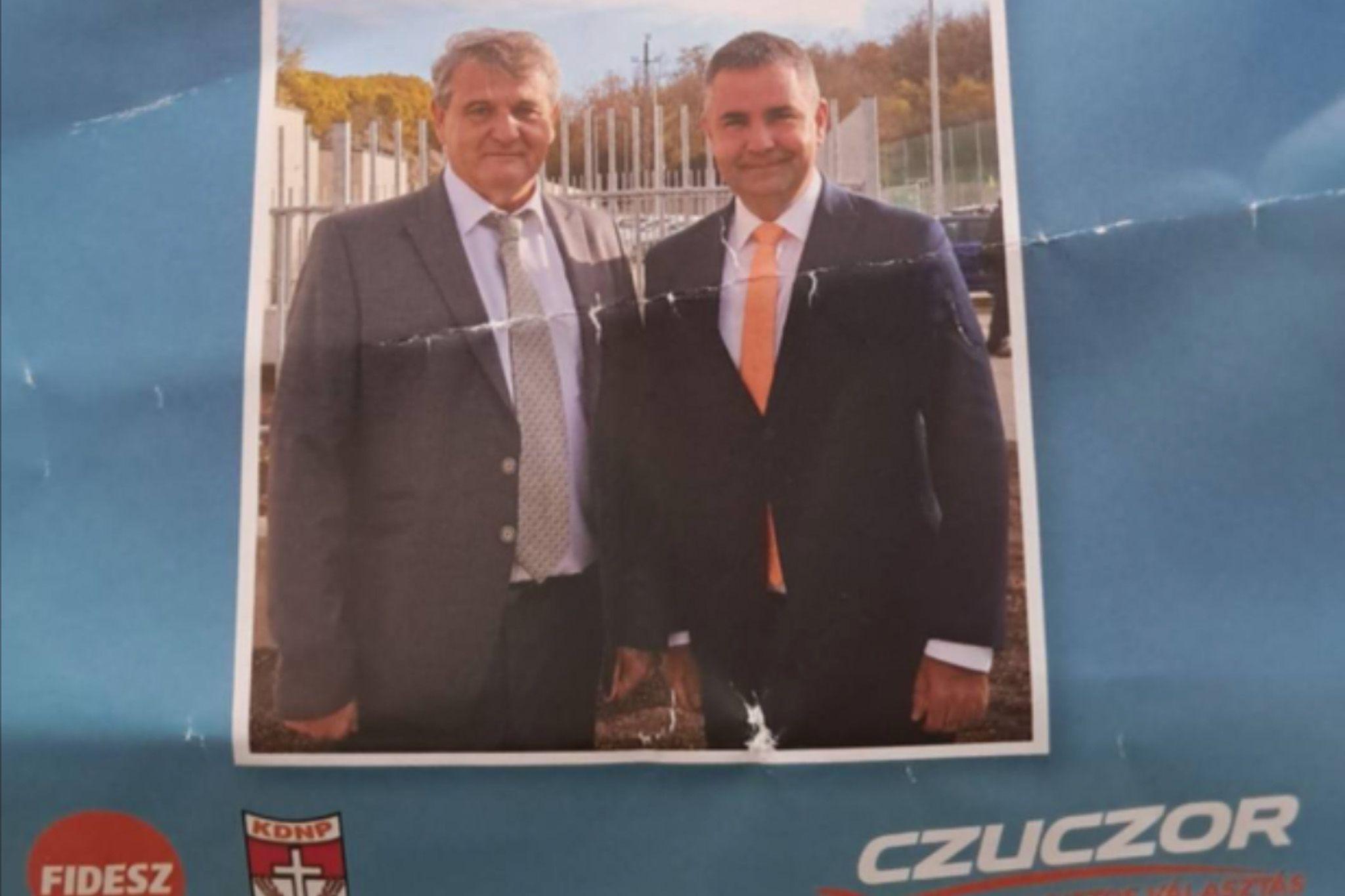 Beleegyezése nélkül került a polgármester fotója a Fidesz jelöltjének szórólapjára