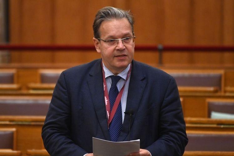 Egy kiszivárgott levél alapján a pártügyész súlyos retorziót ígér annak, aki szembemegy a KDNP vezetésével