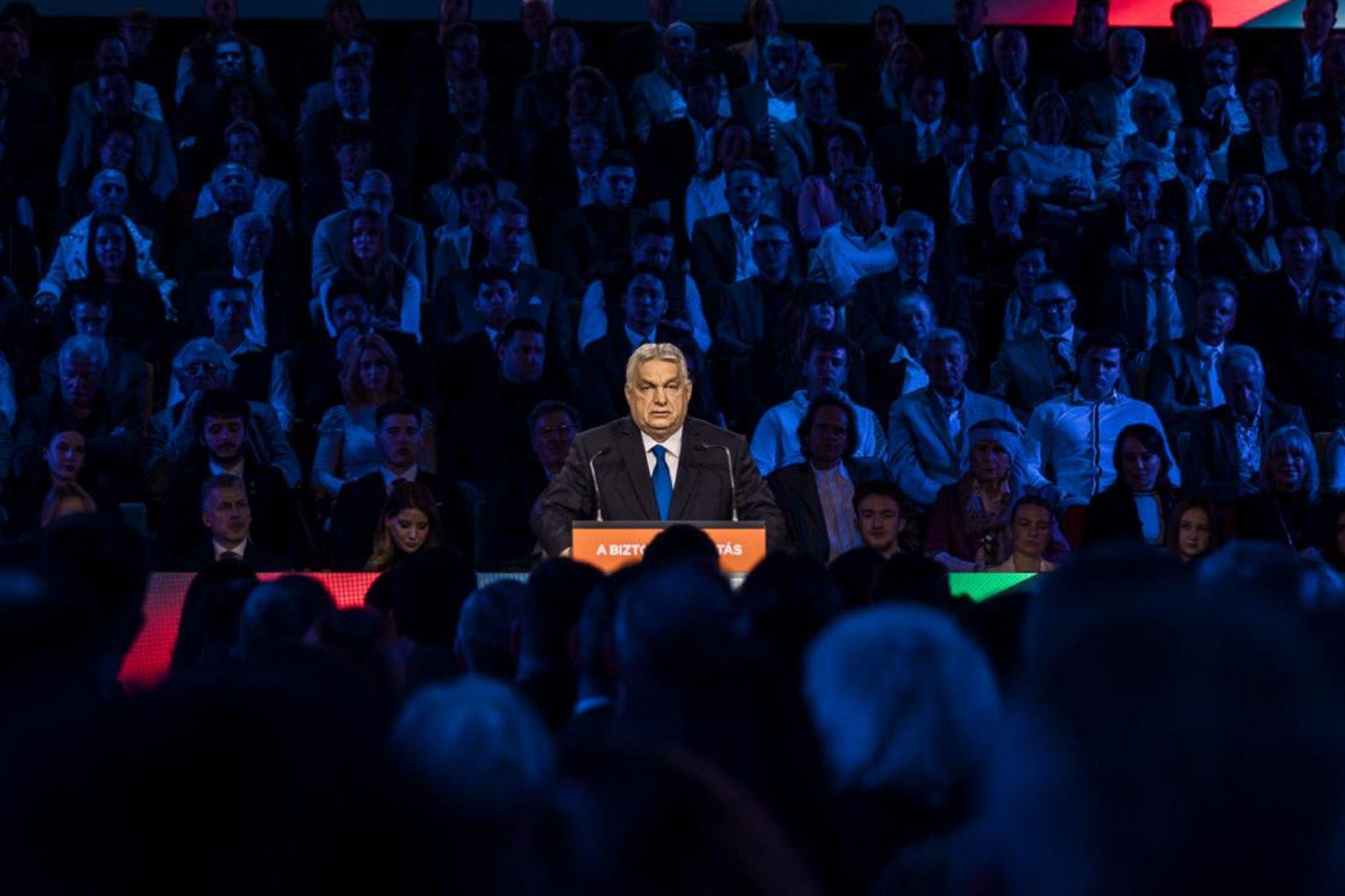 A miniszterelnök úgy támadta a Shellt, hogy a kormány nemrég szerződött vele tíz évre