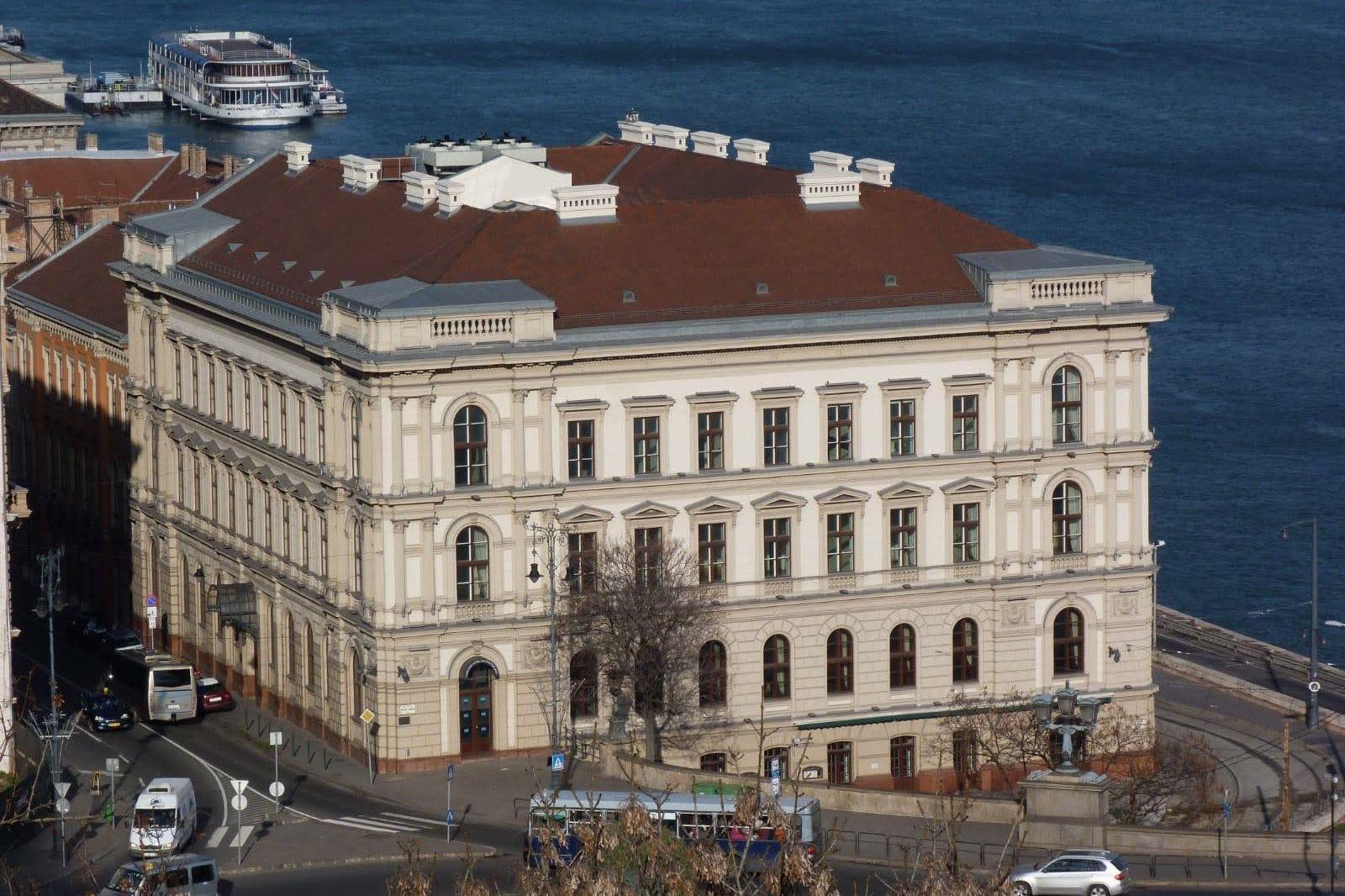 Továbbra sincs rendezve az orosz „kémbank” 26 milliárdos tartozása