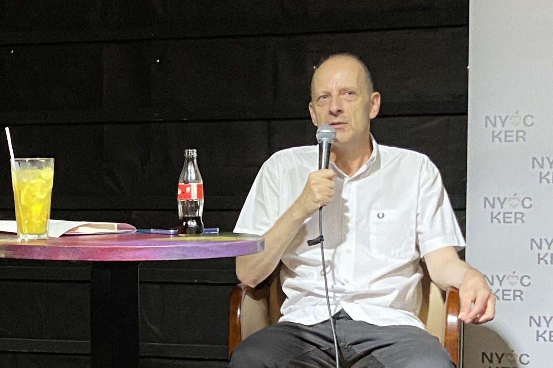 Könyv egy olyan emberről, aki durván felkavarta a NER állóvizét