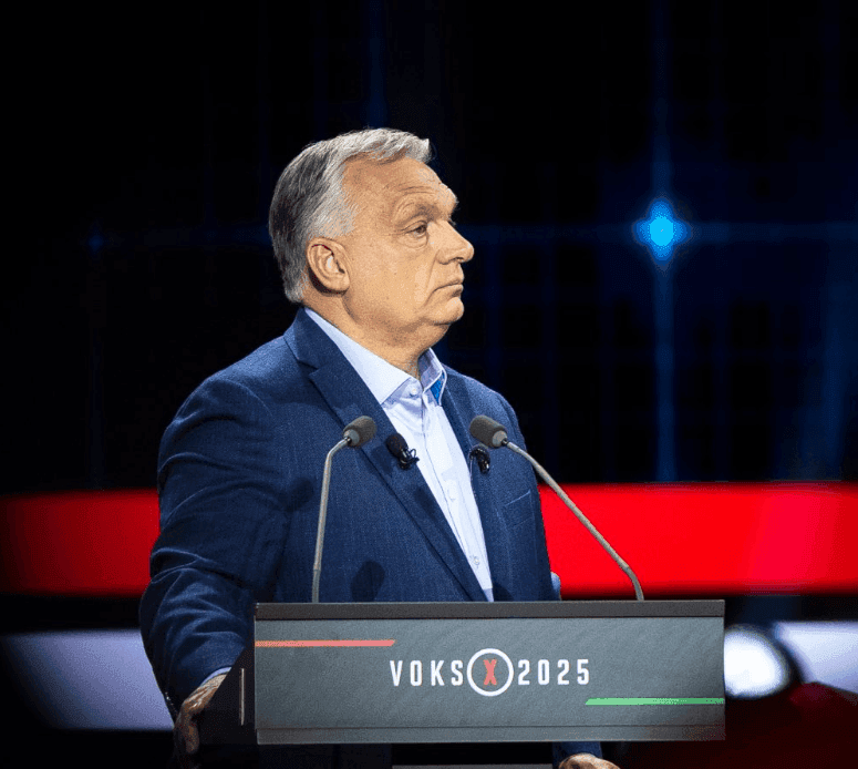 Gratulált a megválasztott román elnöknek a magyargyűlölő riválisát támogató Orbán Viktor