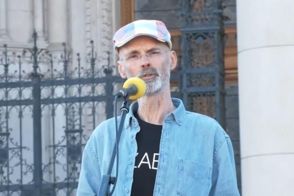 Bayer Zsolt kirúgatná az ELTE-ről Fleck Zoltánt, mert a jogász bírálta az államfőt