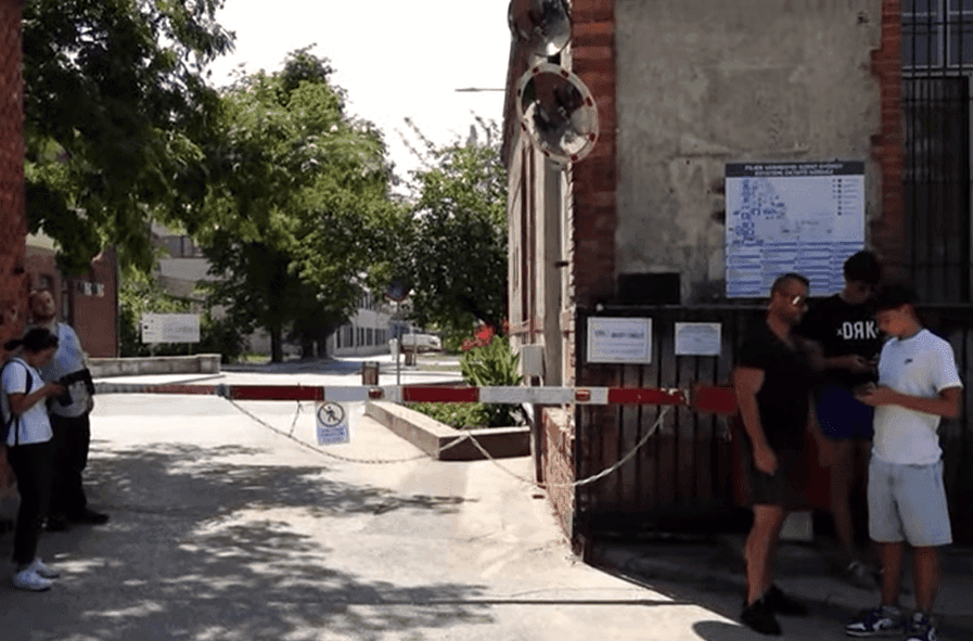 A fertőzés ellenére sem mondtak le műtéteket a székesfehérvári kórházban