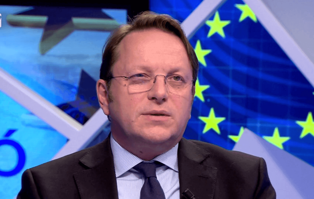 Nyomás alatt az Európai Bizottság a magyar kémügy és Várhelyi Olivér miatt