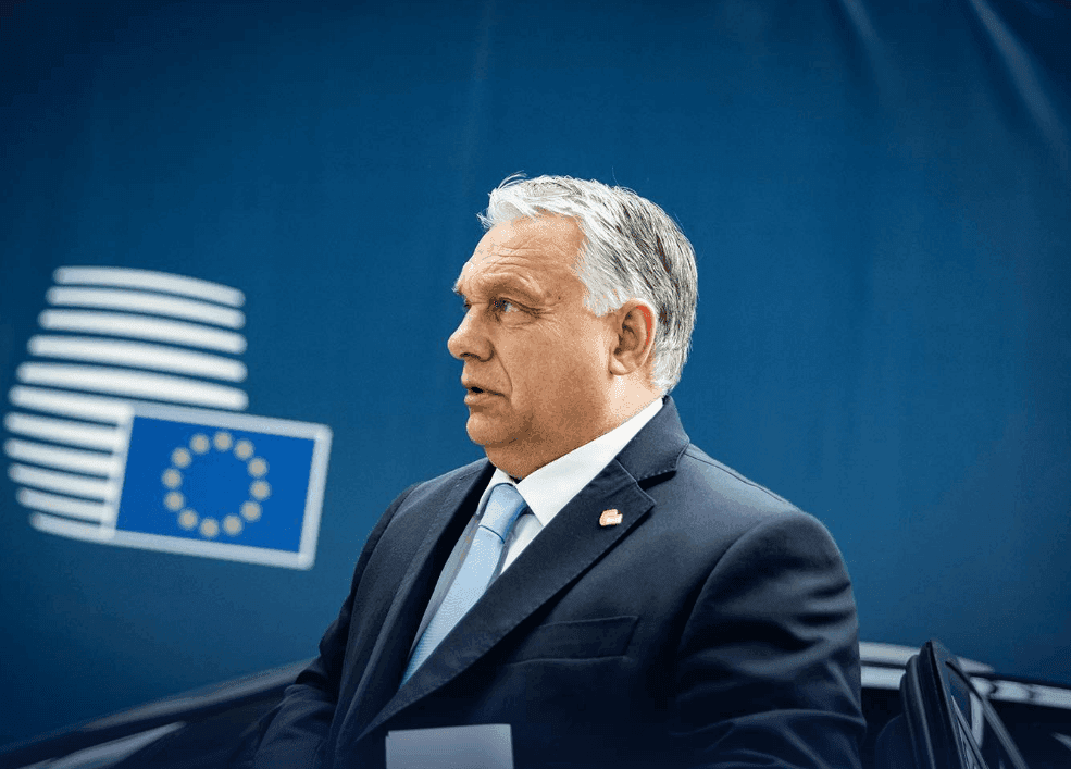 Gigahitellel adósítja el az országot a Fidesz, hogy jusson a választás előtti osztogatásra