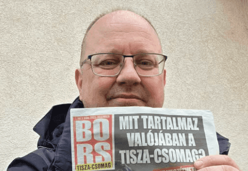 Az ünnepi asztal mellől is beszólogatott a kommentelőknek az egyik fideszes politikus