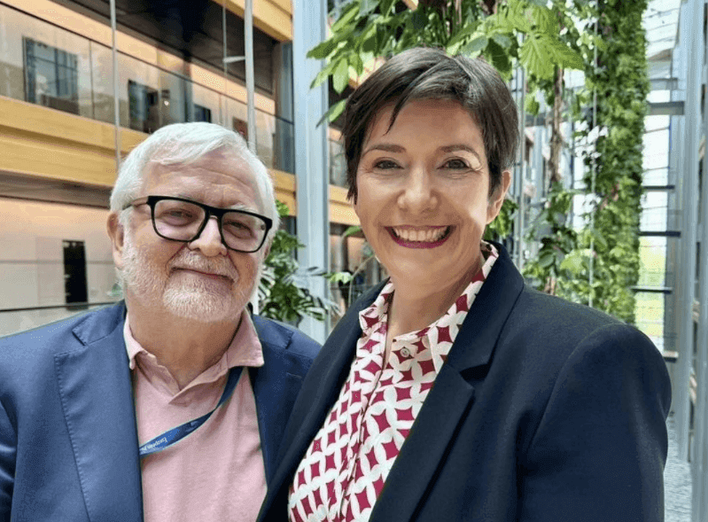 Kilépett a párt volt EP-képviselője a DK-ból, amiért az beleszállt a Mediánba