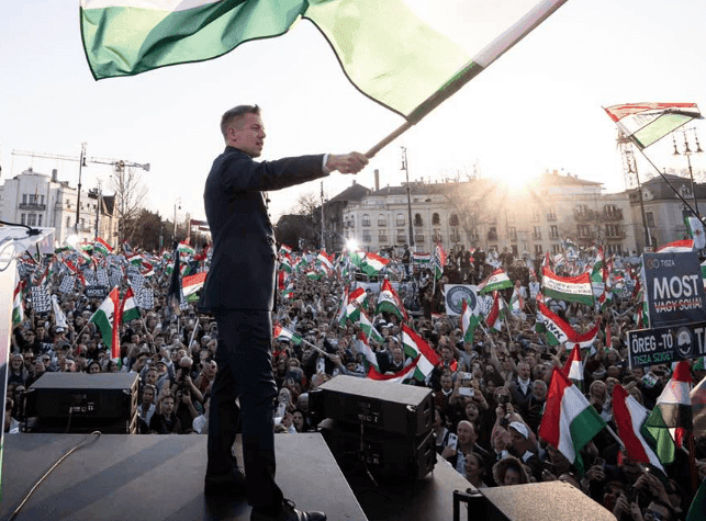 Magyar Péter a titkosszolgálati akcióról: azért nem sikerült szétverni a Tiszát, mert itt vannak a legjobb szakemberek