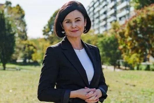 Bejelentette visszalépését Kunhalmi Ágnes  