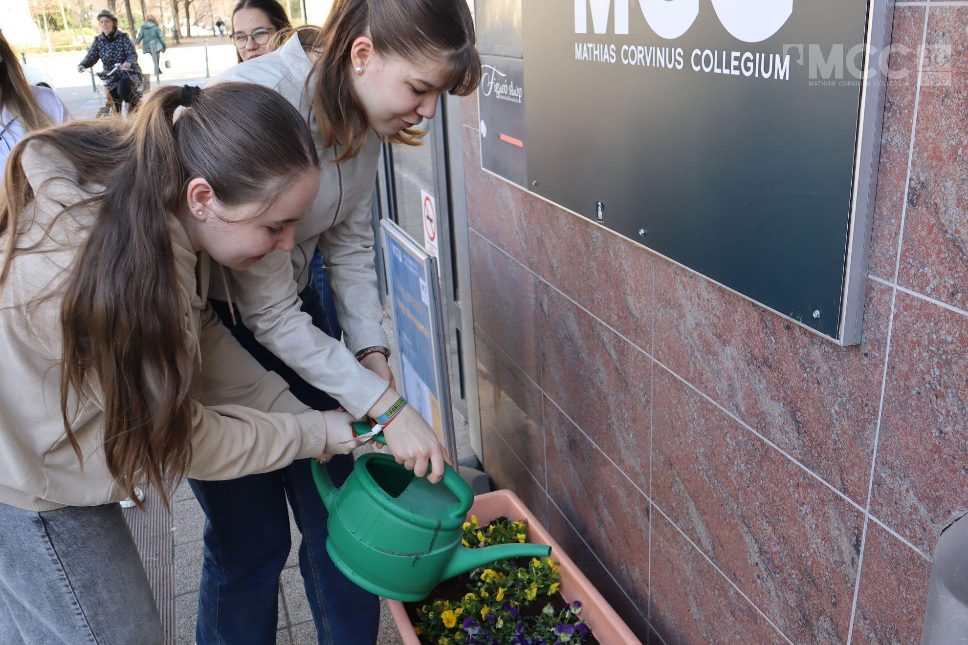 Már nem csak a spájzban, de az MCC-ben is bent vannak az oroszok 