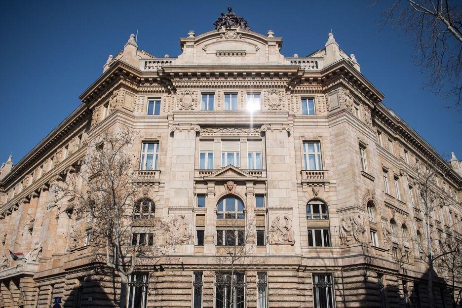 MNB: Felügyelőbizottsági vizsgálat indult egy 17 milliárdos szerződés miatt