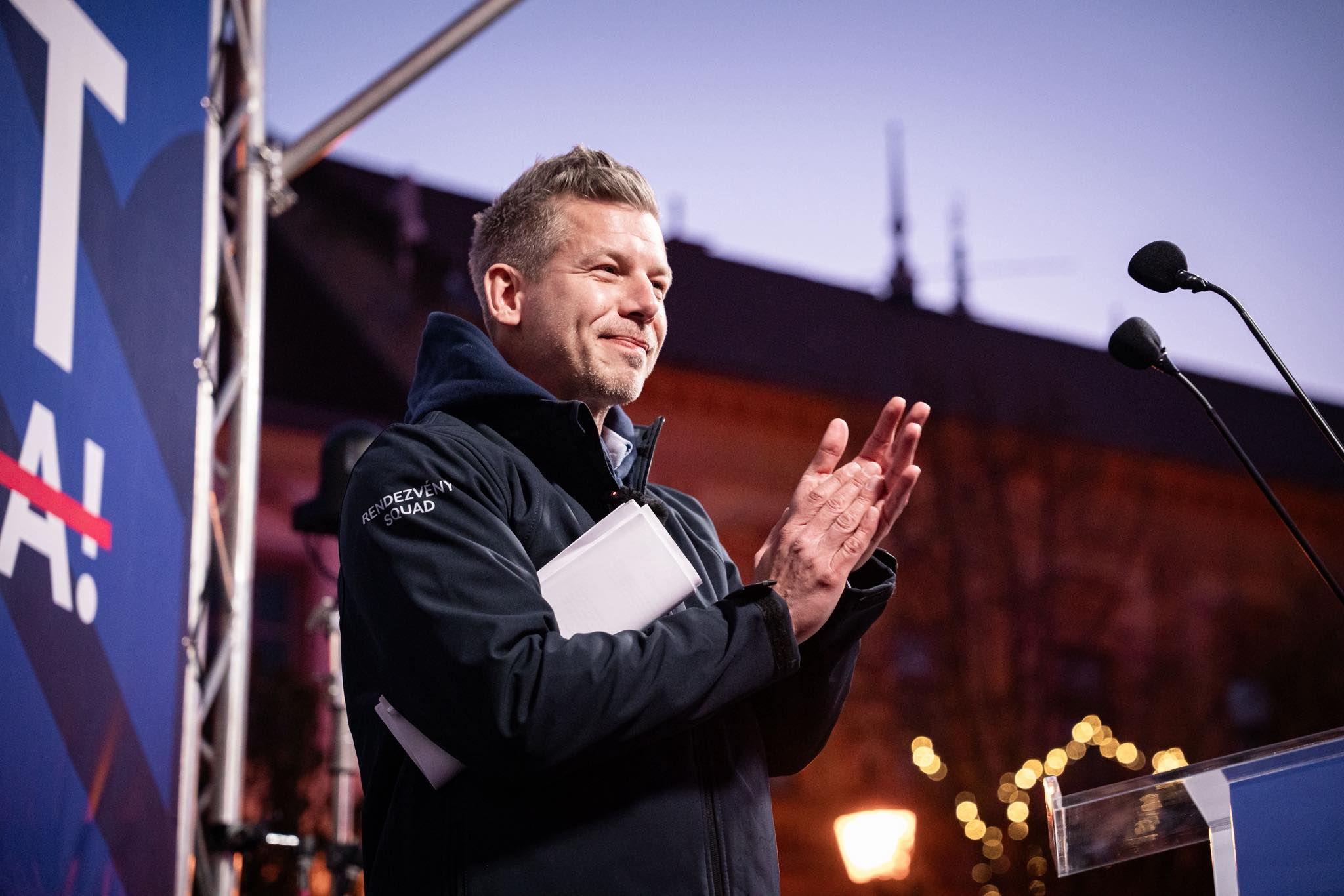 Magyar Péter: törvényes eszközökkel kell visszaállítani a jogállamot