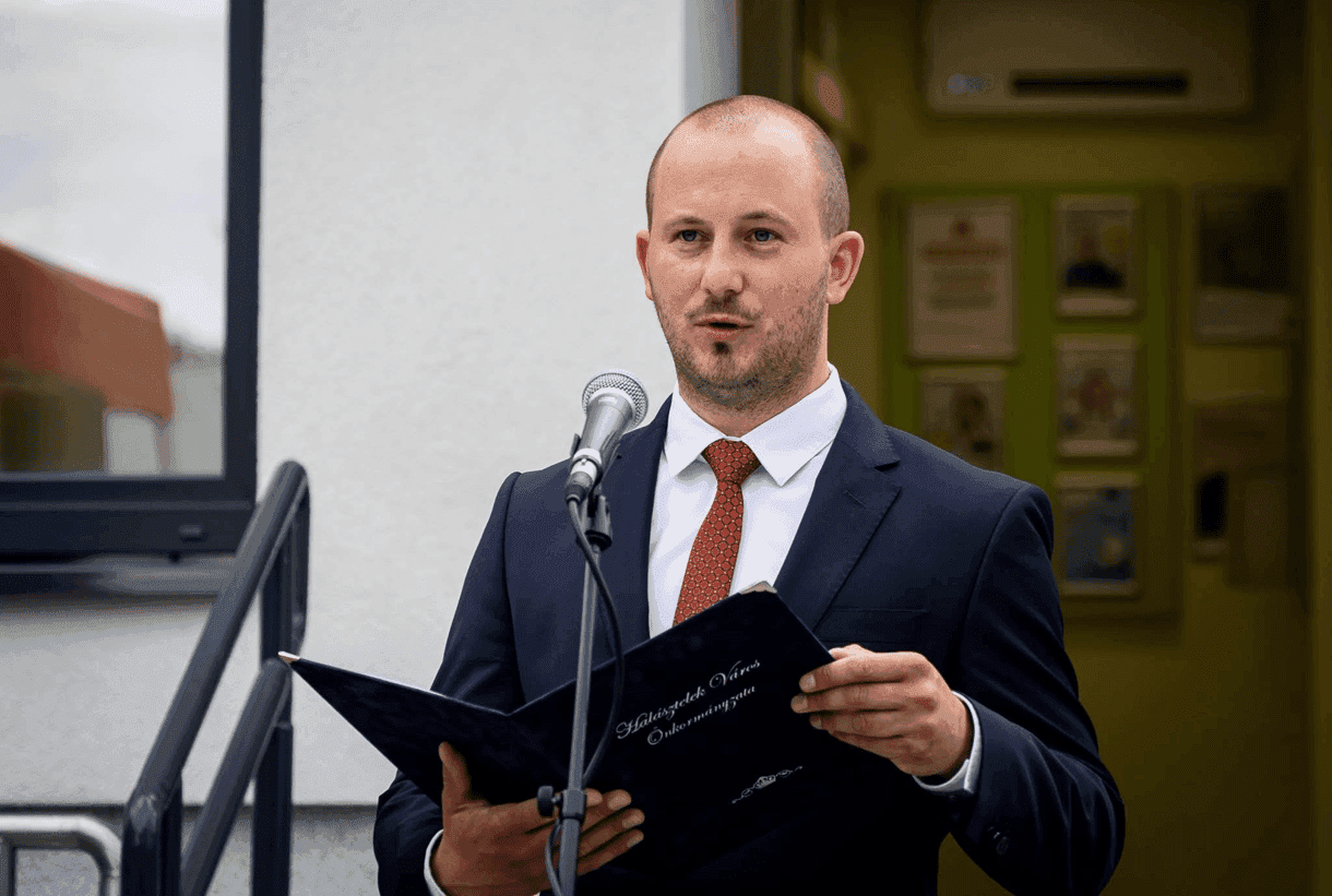 Őrizetbe vették a fideszes halászteleki polgármestert