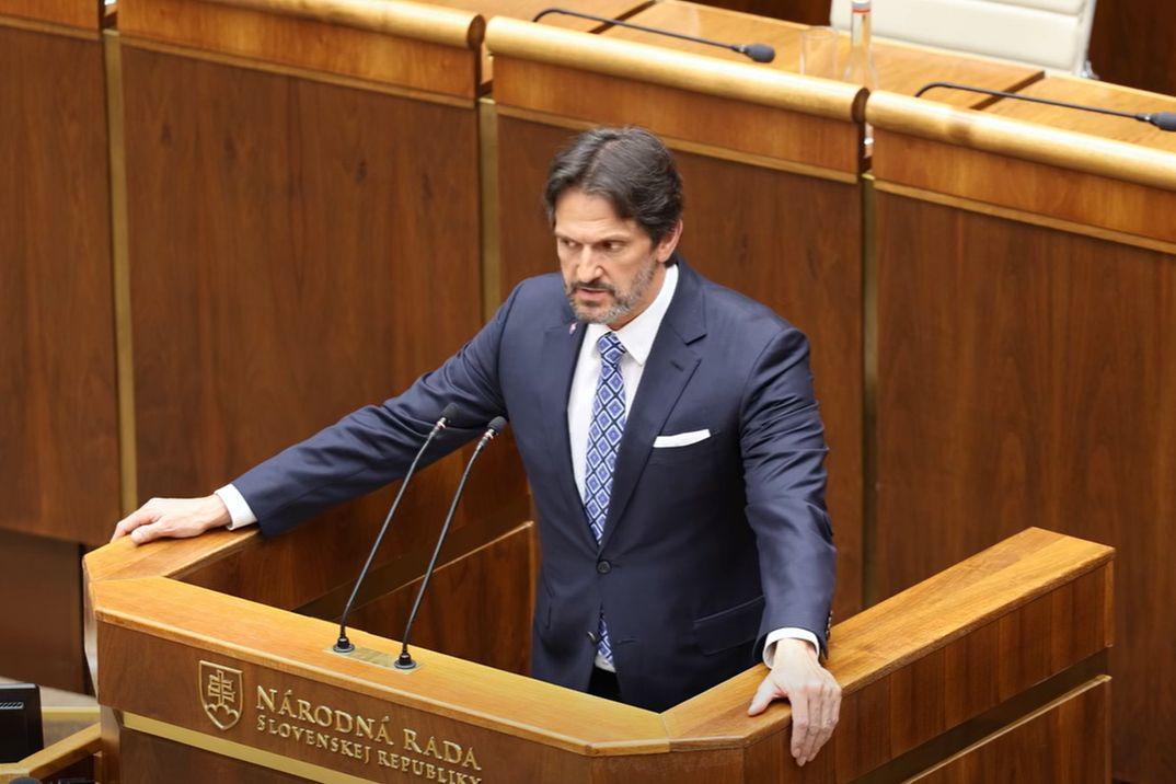 Fico helyettese szerintn nem elkobzás, hanem jogos visszavétel a Beneš-dekrétumok alkalmazása