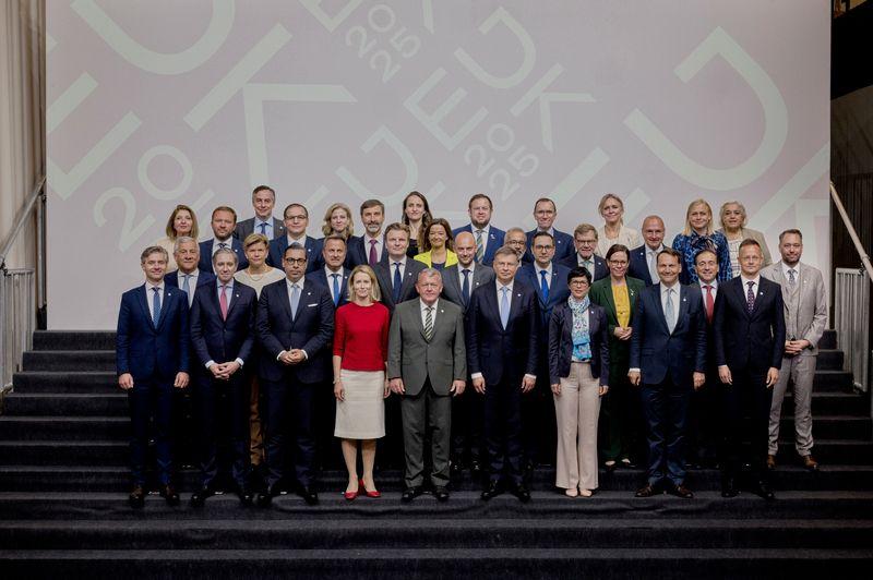 Békekötés utáni katonai kiképzést fontolgat az EU Ukrajnában